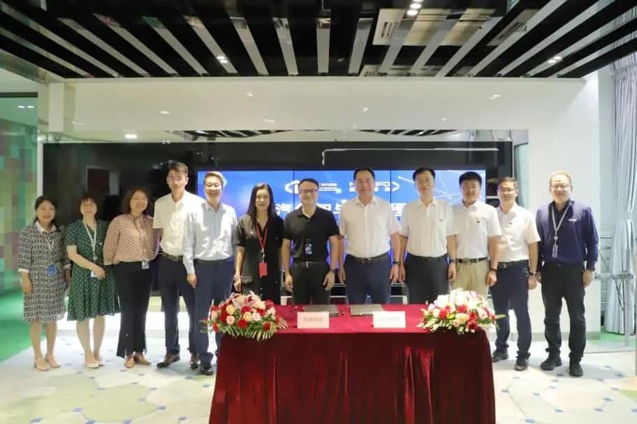 东升国际官网入口与中汽创智签定战术合作框架和谈 集中优势推动汽车智能化发展